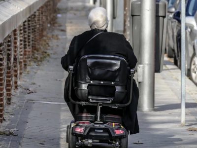 Aumento pensione di invalidità: chi ne ha diritto e quando il pagamento?