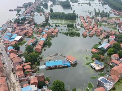 Pesanti inondazioni nella Cina centrale ed il sudest, a rischio collasso grande diga