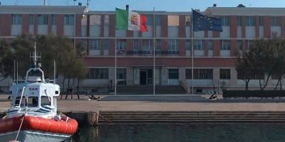 Passeggera colta da malore sul traghetto, inter...