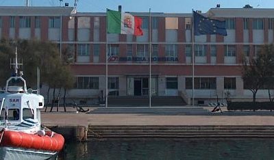 Passeggera colta da malore sul traghetto, interviene la Capitaneria di Porto