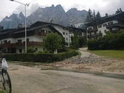 Bomba d’acqua su Cortina d’Ampezzo, allagamenti e danni