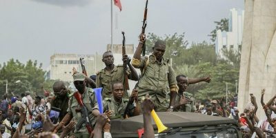 Mali, la giunta militare resterà al potere per ...