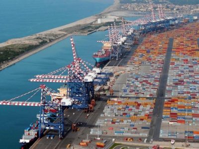 Incidente mortale al porto di Gioia Tauro, ha perso la vita un operatore di 35 anni