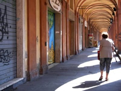 Il commercio e la ristorazione boccheggiano e il governo gioca sulle “tracciabilità”