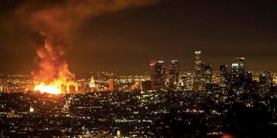 Paura a Los Angeles per un grande incendio svil...