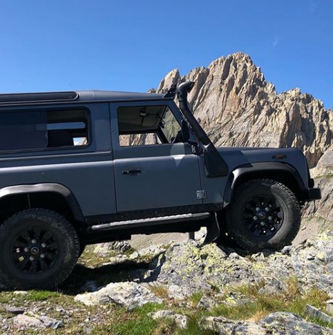 incidente cinque giovani