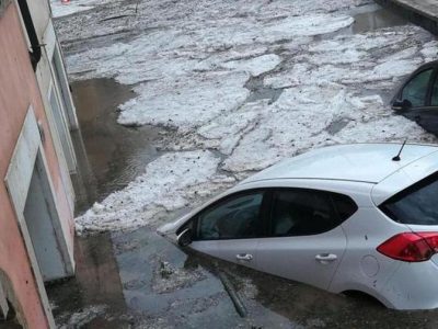 Verona travolta da una bomba d’acqua, 500 alberi abbattuti e fiumi di grandine