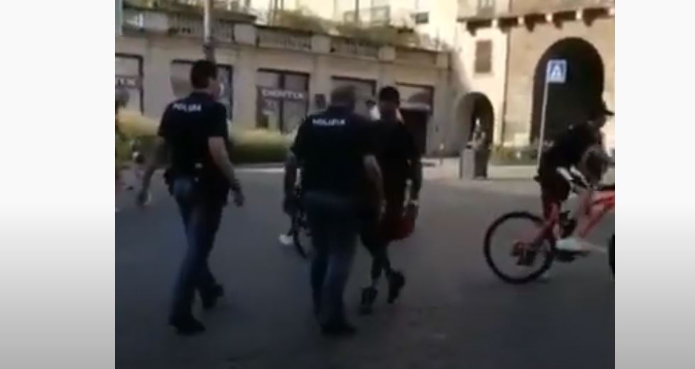 poliziotto collo cubano