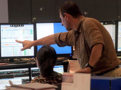 Avvio con Spread tra Btp e Bund che segnano 152 punti base