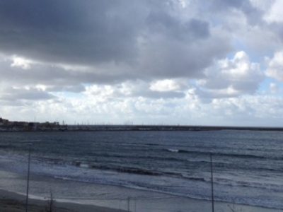 Un intenso ciclone sta imperversando le coste meridionali