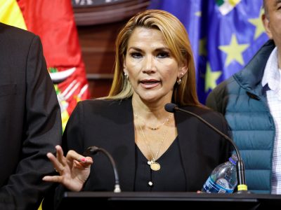 Bolivia, la presidente ad interim Jeanine Áñez ha annunciato il suo ritiro