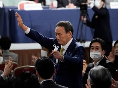 Giappone, Yoshihide Suga è il nuovo presidente del partito Liberal-democratico