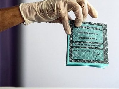 Referendum vince il Si. Regionali Zaia spopola in Veneto. Toti in vantaggio in Liguria; De Luca i...