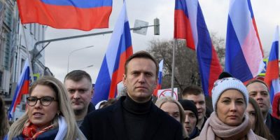 Migliorano le condizioni di Navalny, l’op...
