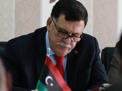 Il premier libico Fayez Al Sarraj getta la spugna e si dimette