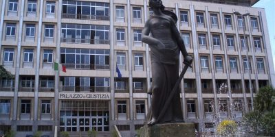 Uccise soffocandola la figlia di tre mesi, cond...