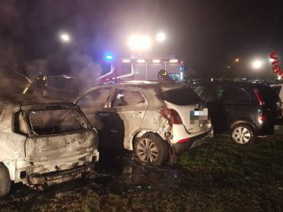 Sette automobili in fiamme alla Festa dell’Unità di Modena