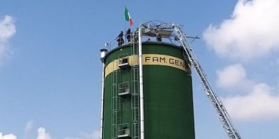 Due fratelli cadono in un silos, uno muore l...