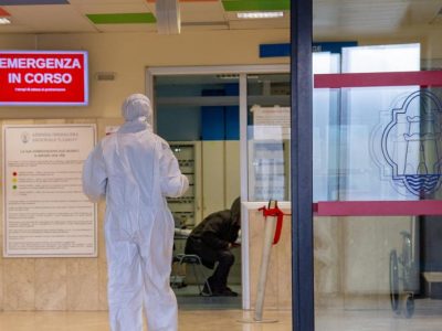 Superata quota 930 mila, è il numero di decessi nel mondo legati al coronavirus