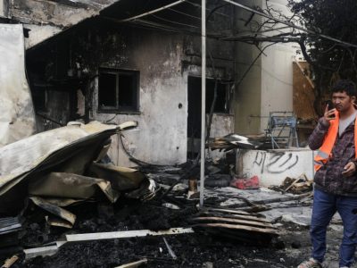 Grecia: evacuato il campo profughi di Moria a causa degli incendi