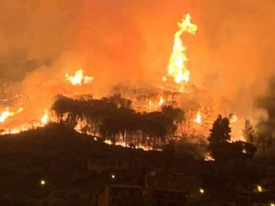 Un incendio di grandi dimensioni è divampato vicino a Lipari