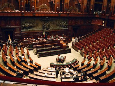 Cade il governo ma i vitalizi rimangono “miracolosamente” in piedi