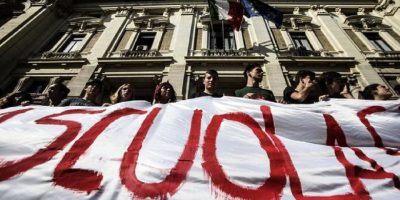“Priorità alla scuola” manifestazio...