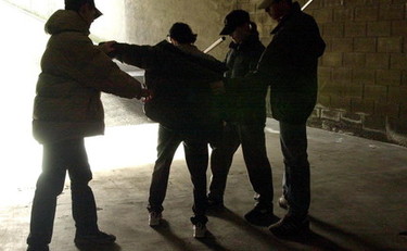 In coma giovane di 18 anni aggredito da una baby gang di balordi