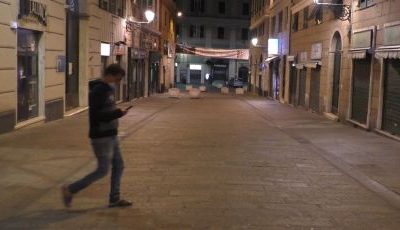 Vietato passeggiare dalle 21 alle 6 a Genova ma per il sindaco “Non è coprifuoco…”