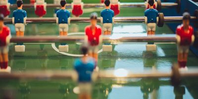 Assembramento al calciobalilla, polizia multa i...