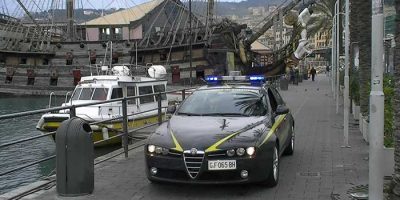 Arrestato rumeno, auto di lusso, truffe e la pe...