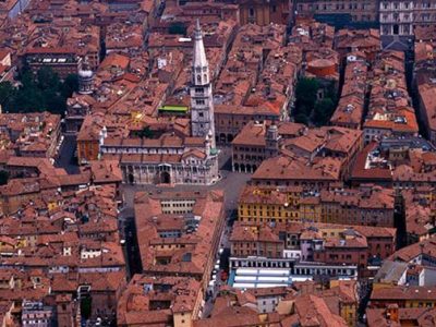 Una visita a… Modena, la città dei motori e dei tenori