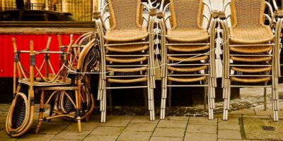 La Lombardia chiude bar e ristoranti alle 24 in...