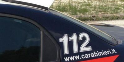 Uccisa a coltellate in casa, fermato il figlio ...