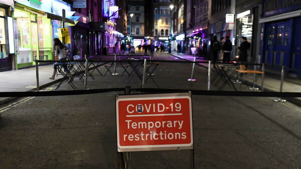 boris johnson restrizioni