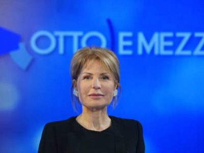 Lilli Gruber condurrà da casa “Otto e mezzo”, un suo collaboratore ha il virus