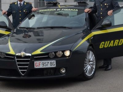 Sequestro di beni e valuta ad ex assessore regionale e al fratello