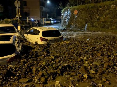 Maltempo, allerta meteo al Nord: allerta rossa in Liguria  e Veneto