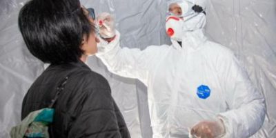 Torna a scendere il rapporto tra positivi e tam...