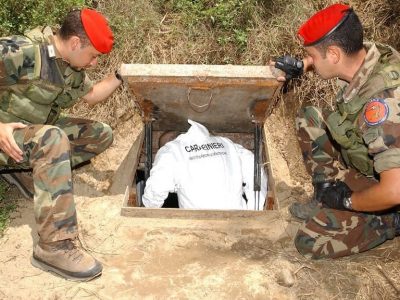 Sequestrati 17 chili di cocaina e 5 milioni di euro nascosti in bidoni interrati
