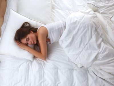 Si vive più a lungo saltando un pasto e dormendo bene: la ricetta arriva da Harvard