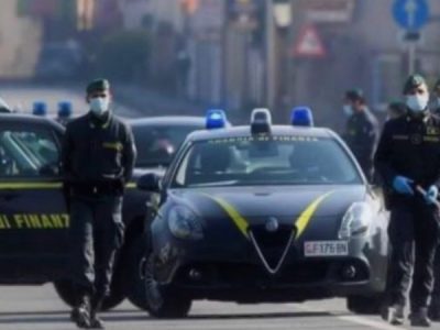 Nigeriano trasportava sul bus 200 grammi di sostanze stupefacenti