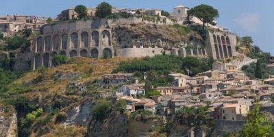 Alla scoperta di antichi borghi medievali: Gera...