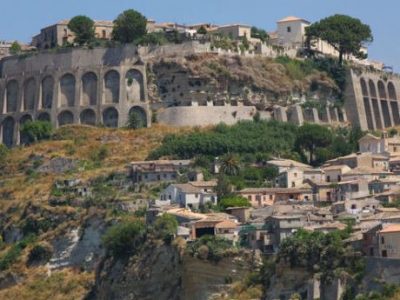 Alla scoperta di antichi borghi medievali: Gerace in Calabria