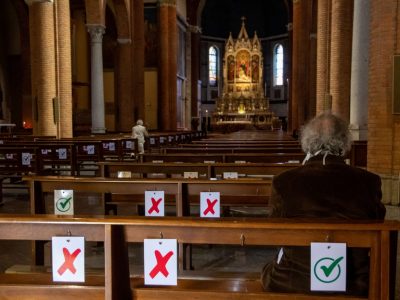 Orari delle Messe a Natale e scuole aperte, Conte e Italia Viva sulla stessa linea