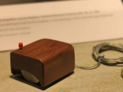 Il mouse compie 50 anni: i primi esemplari erano blocchi di legno su rotelle