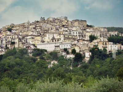 Abruzzo, una terra meravigliosa che vede in costante calo i residenti