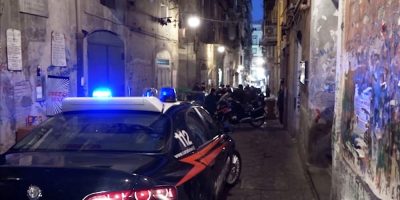 Guerra a Napoli fra clan per estorsione e piazz...
