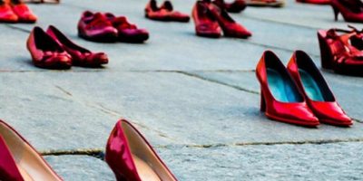 Femminicidio a Bologna: donna uccisa sotto casa...