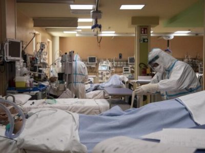 Situazione Covid in Italia, Iss: Rt medio e incidenza ancora in calo